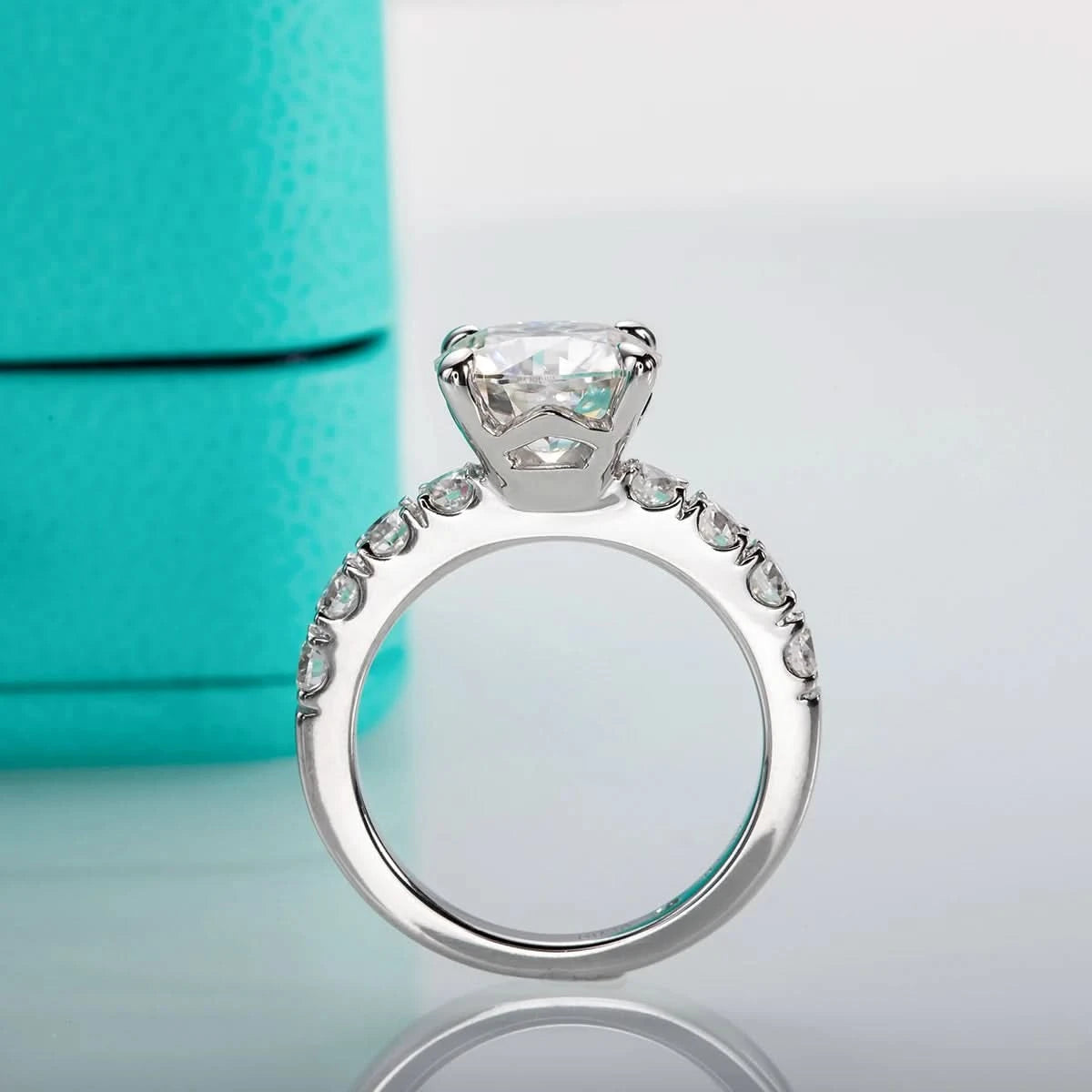 Moissanite Engagement ring